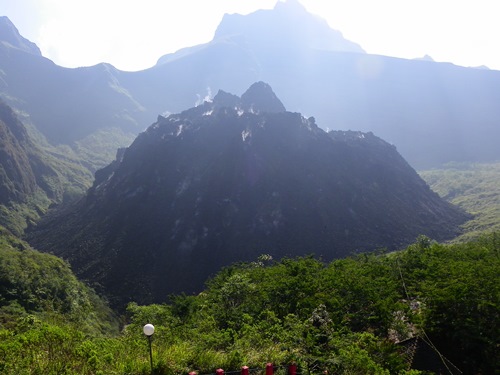 dont-worry-just-travel-travelling-alone-challenge-accepted-Gunung-Kelud-Baby-Volcano_full-view