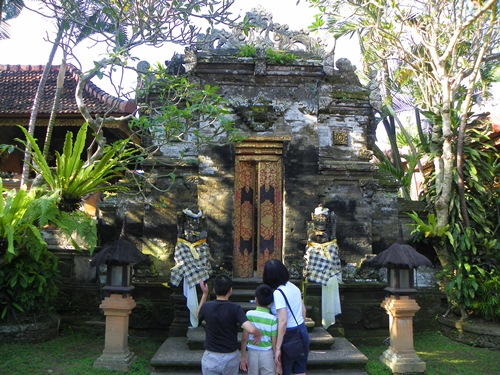 For Ubud in Bali, Indonesia one day and one night are sufficient, unless you are also looking to buy your Asian souvenirs or take a yoga course.