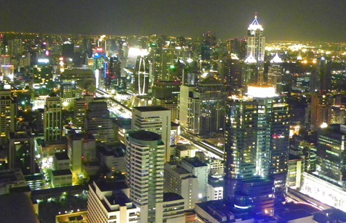 A visit to Bangkok wouldn't be complete without a visit to a rooftop bar. This article gives you five suggestions, which rooftop bars to choose. Be inspired!