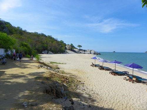 Hua Hin is the place to enjoy beaches, eat well and play golf. Here are three tips about the local quiet beaches and a great massage parlour.