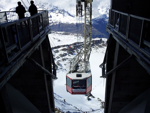 Did you know that the highest viewing platform in Europe and in the Alps is located in Zermatt? Find out more about Zermatt and this viewing platform.